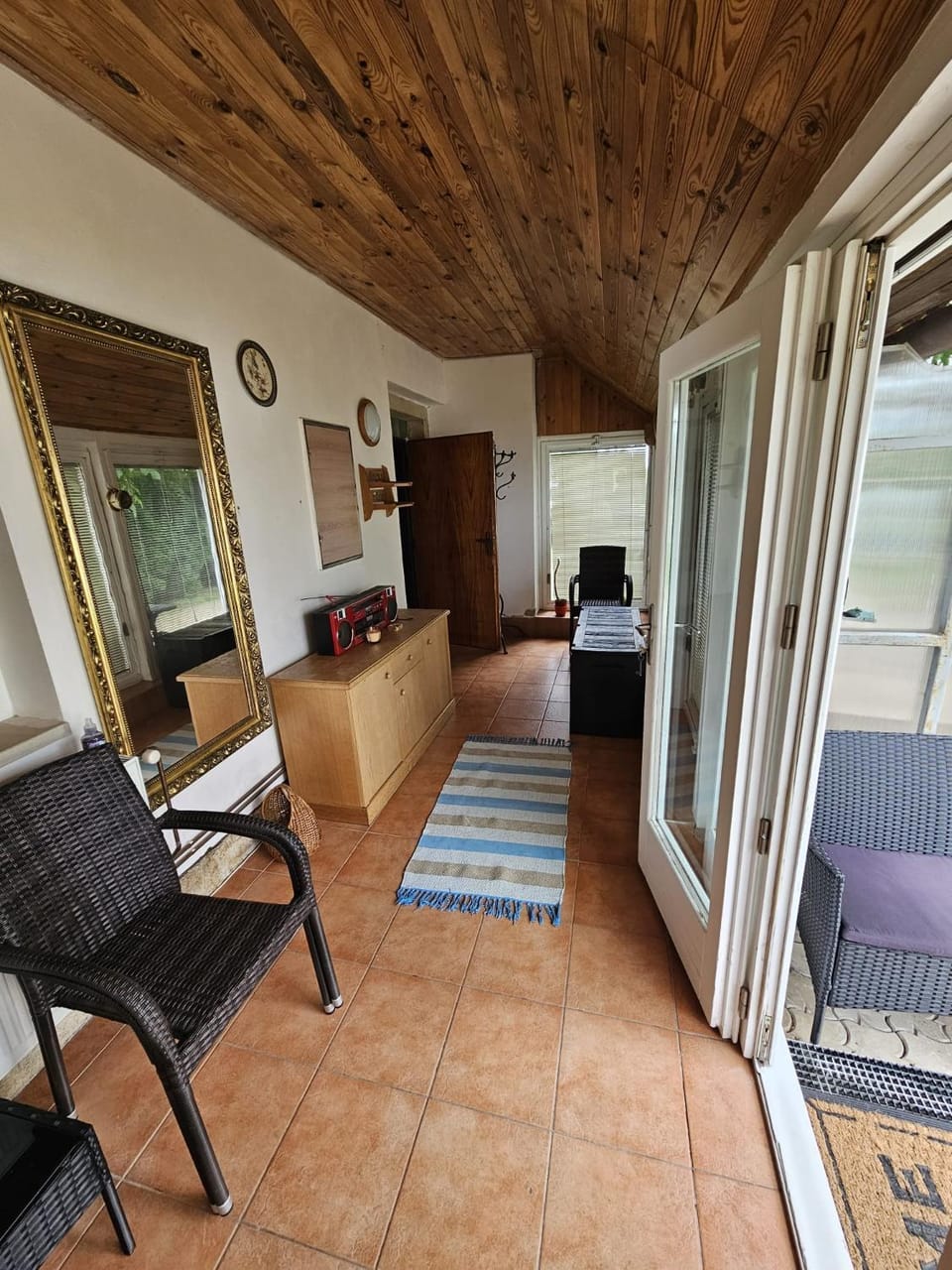 Property building, Seating area