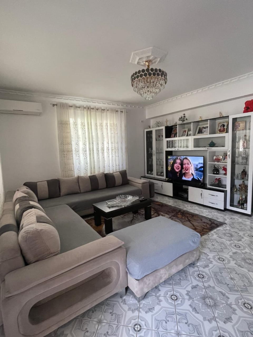 Communal lounge/ TV room, TV and multimedia, Kitchen or kitchenette, Living room, Seating area, Evening entertainment