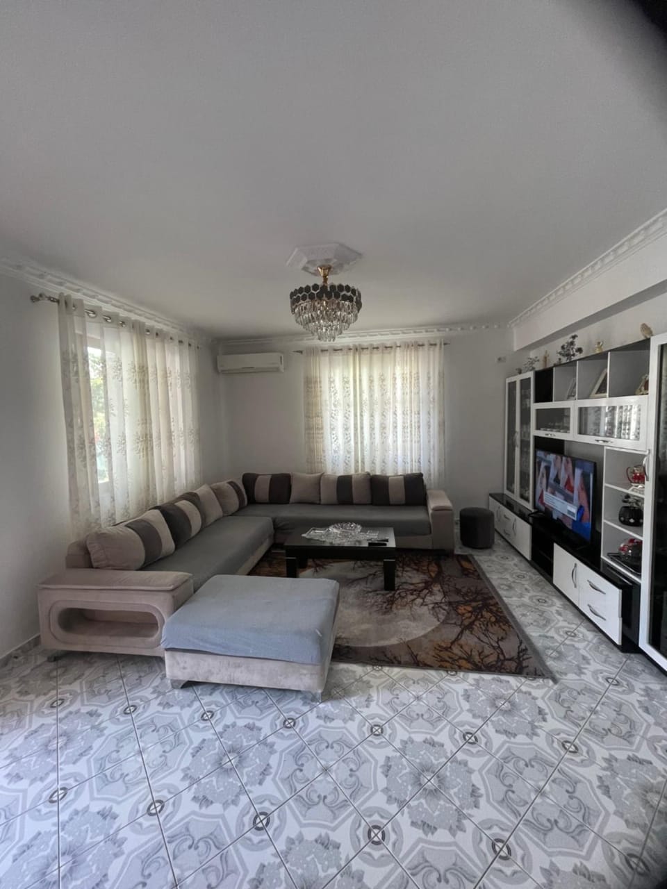 Bed, TV and multimedia, Kitchen or kitchenette, Living room, Photo of the whole room, Seating area, Bedroom