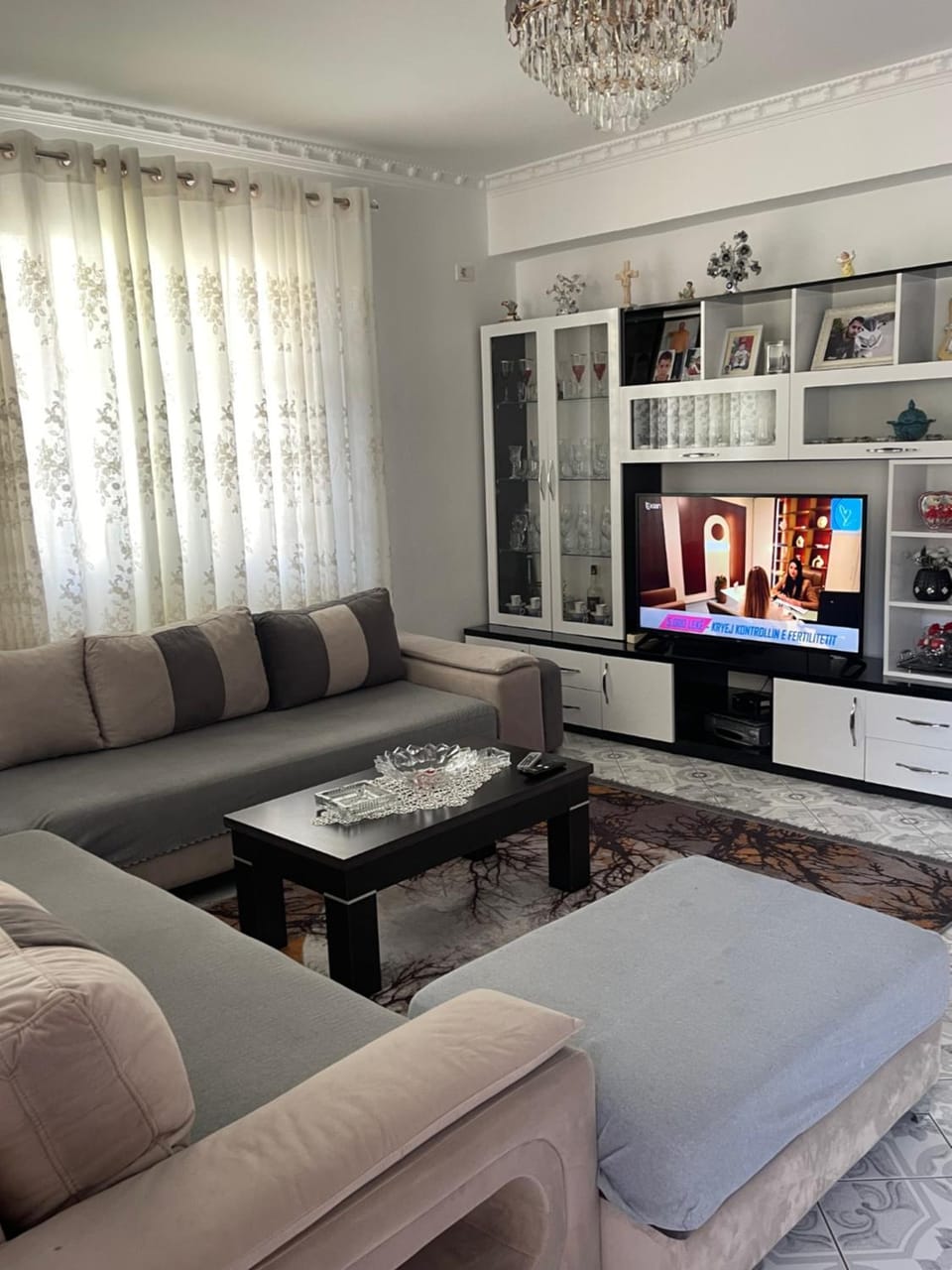 Communal lounge/ TV room, TV and multimedia, Kitchen or kitchenette, Living room, Seating area, Dining area, Evening entertainment