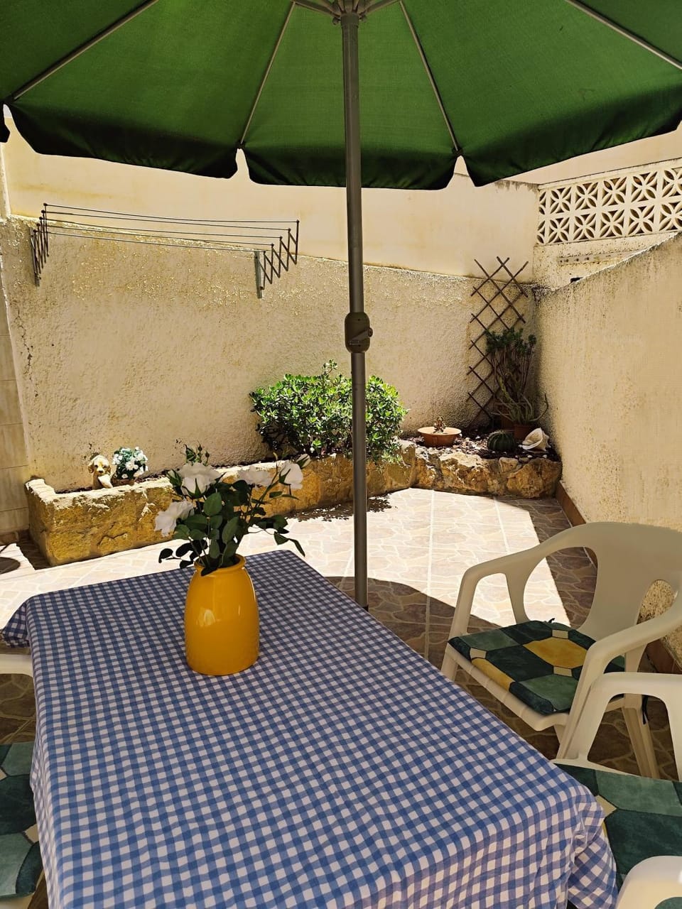 Cozy retreat with Green Terrace and Balcony Access Apartment in Torrevieja
