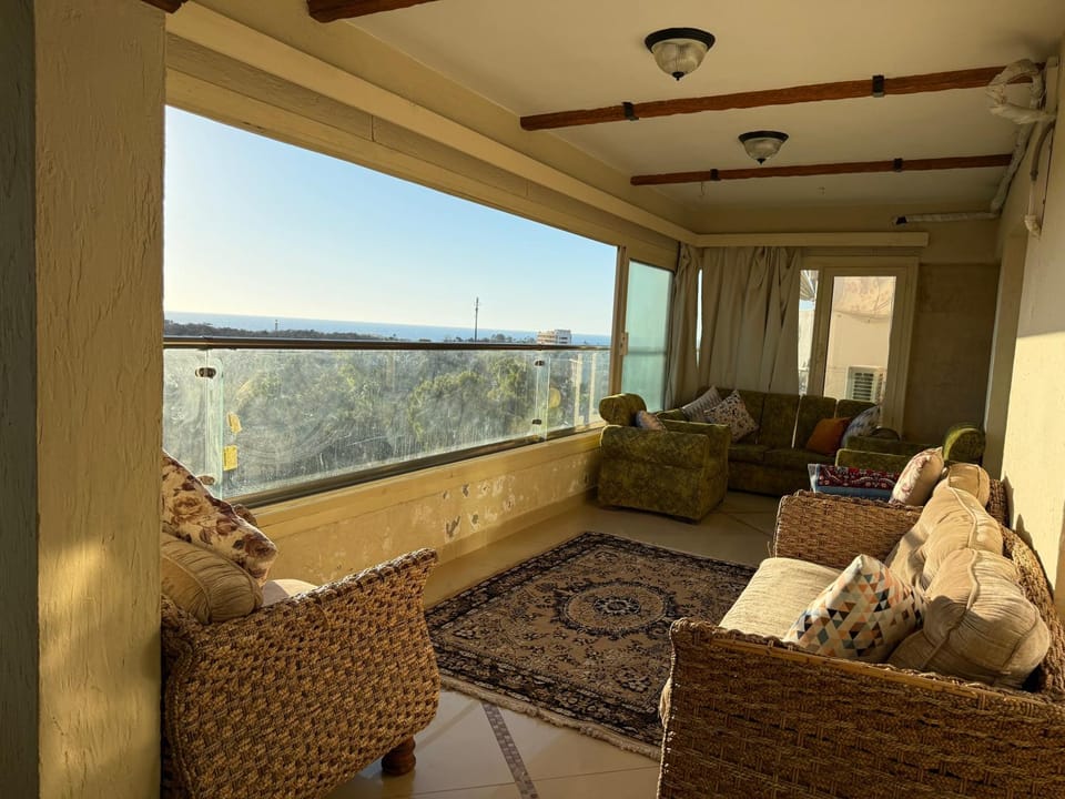 Sea View Luxury 3-Bedroom Apartment Overlooking King Farouk Palace Maamoura Beach Montaza إطلالة بحر شقة فاخرة 3 غرف نوم تطل على قصر الملك فاروق المعمورة المنتزه Apartment in Alexandria