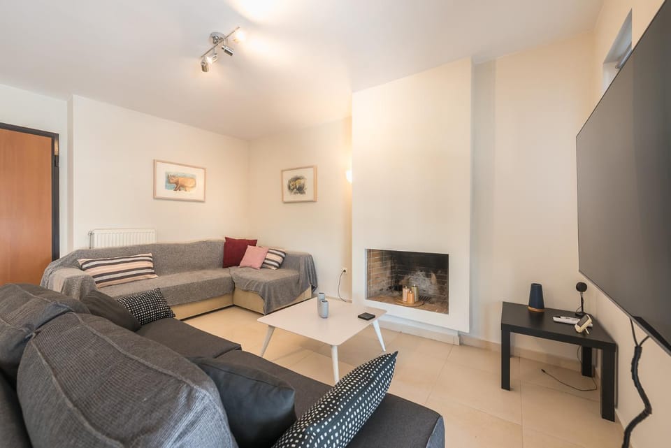 Cozy 2 bedroom flat near Gazi Apartment in Athens