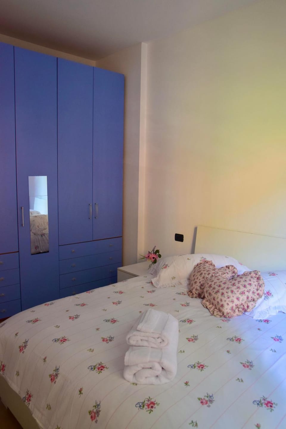 Bed, Photo of the whole room, Bedroom, towels, wardrobe