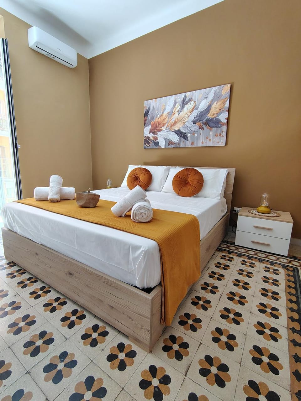 Bed, Photo of the whole room, Bedroom, towels, air conditioner