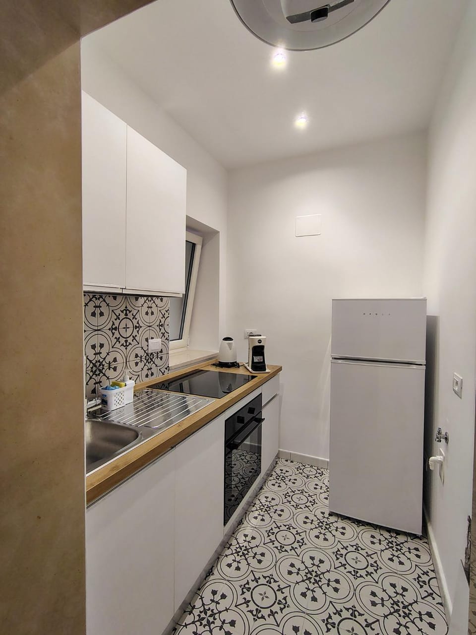 Kitchen or kitchenette, oven, stove