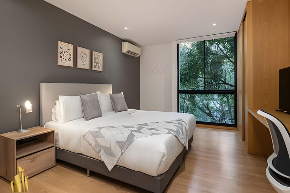 Santacoloma 407 Peaceful apt with green views. AC Apartment in Medellin