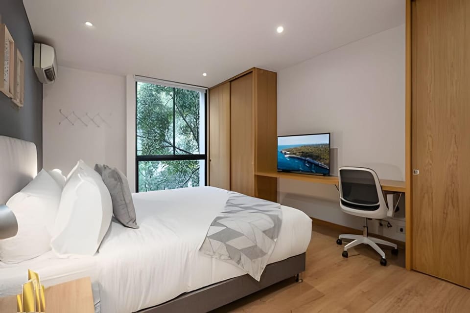 Santacoloma 407 Peaceful apt with green views. AC Apartment in Medellin