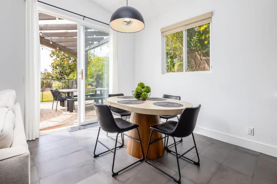 Gated Home With Pool & Hot Tub House in Vista