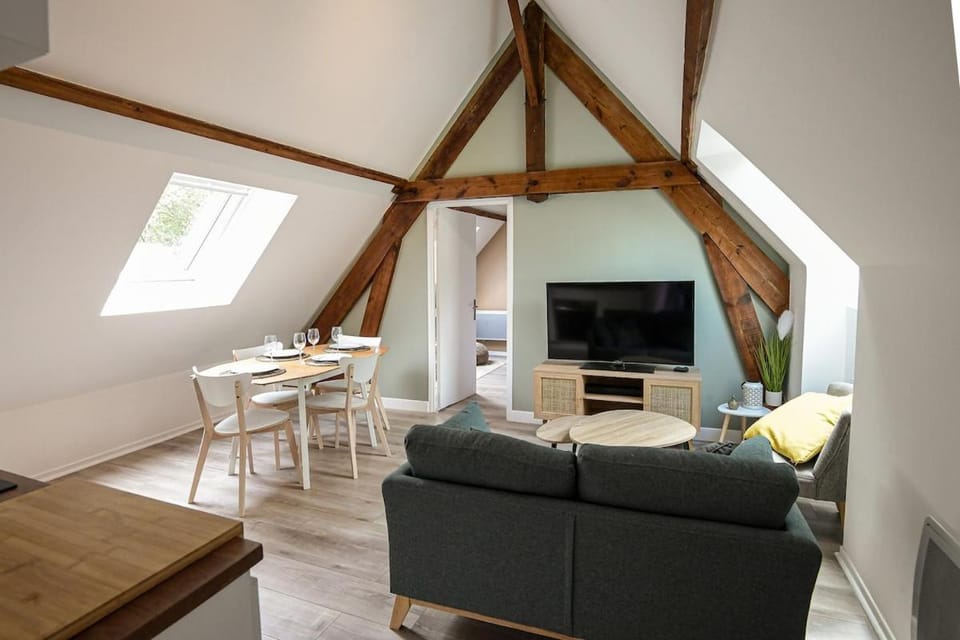 Communal lounge/ TV room, Living room, Dining area
