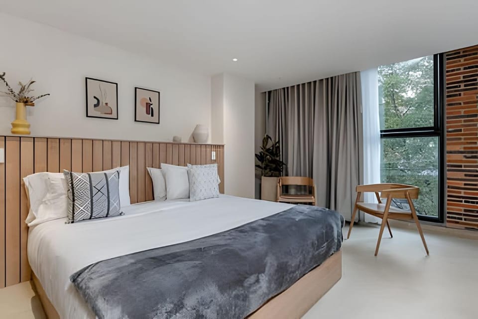 Solei Loft 302 - Elegante Oasis: Loft/Jacuzzi/AC Apartment in Medellin