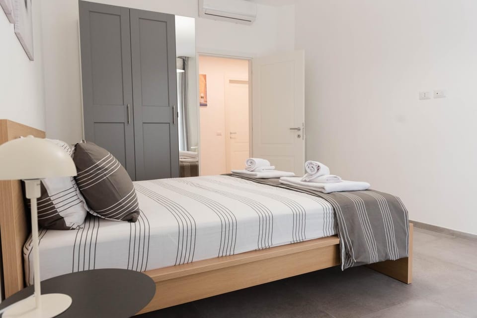 Bed, Photo of the whole room, Bedroom, towels, wardrobe