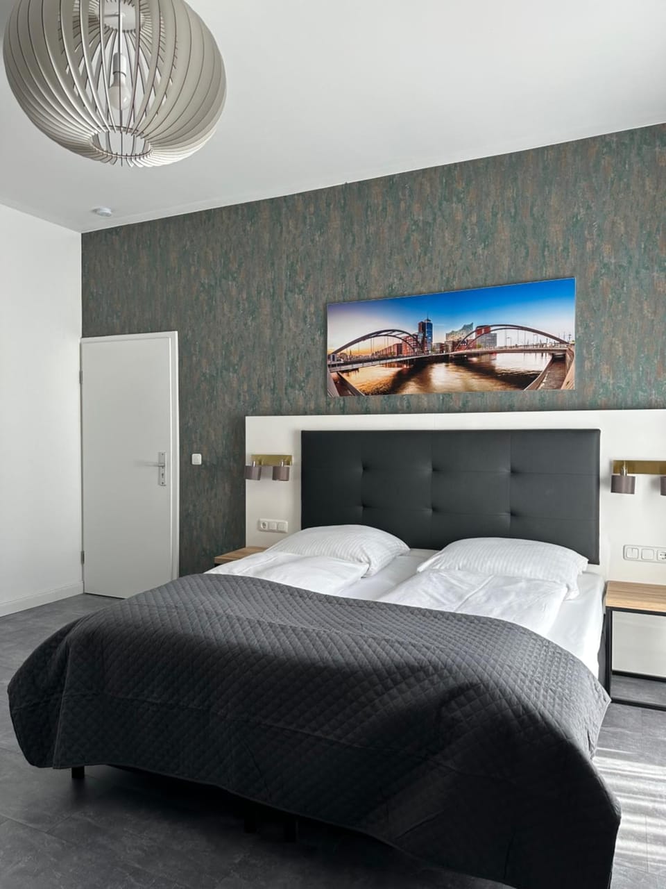 Bed, Photo of the whole room