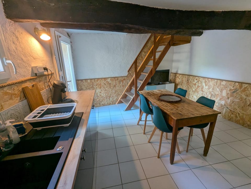 Kitchen or kitchenette, Living room, Dining area