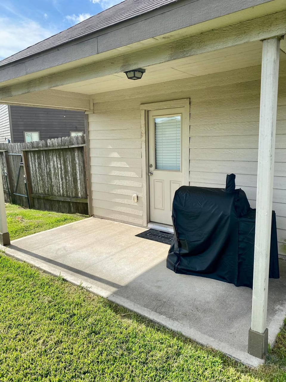 JQ Cozy Stay with available Parking near NRG Stadium Apartment in Missouri City