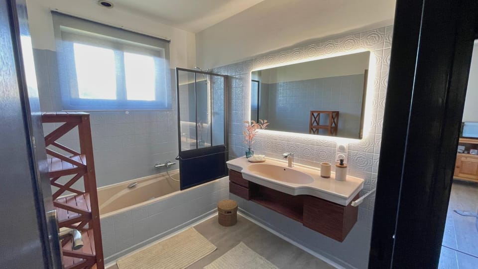 Shower, Bathroom, Bath, towels