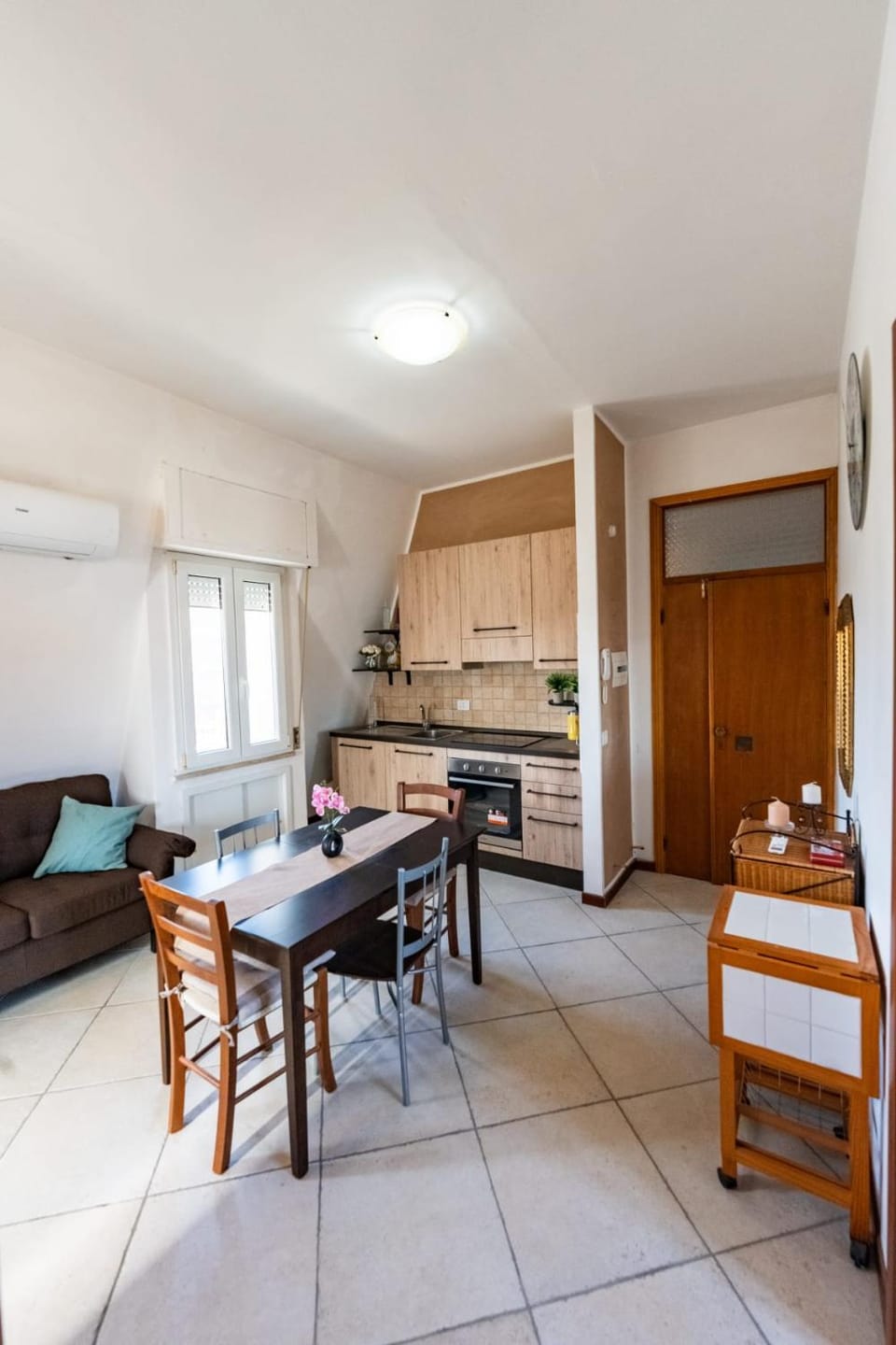 Kitchen or kitchenette, oven, stove