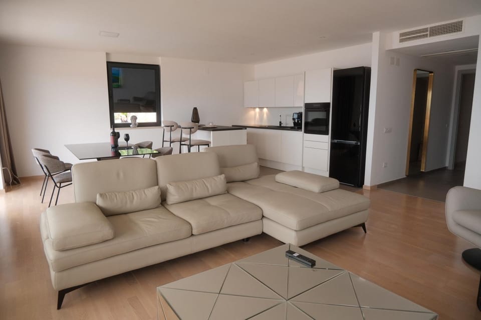 Zora Residence - Free Swimming pool and Garage Parking Apartment in Opatija