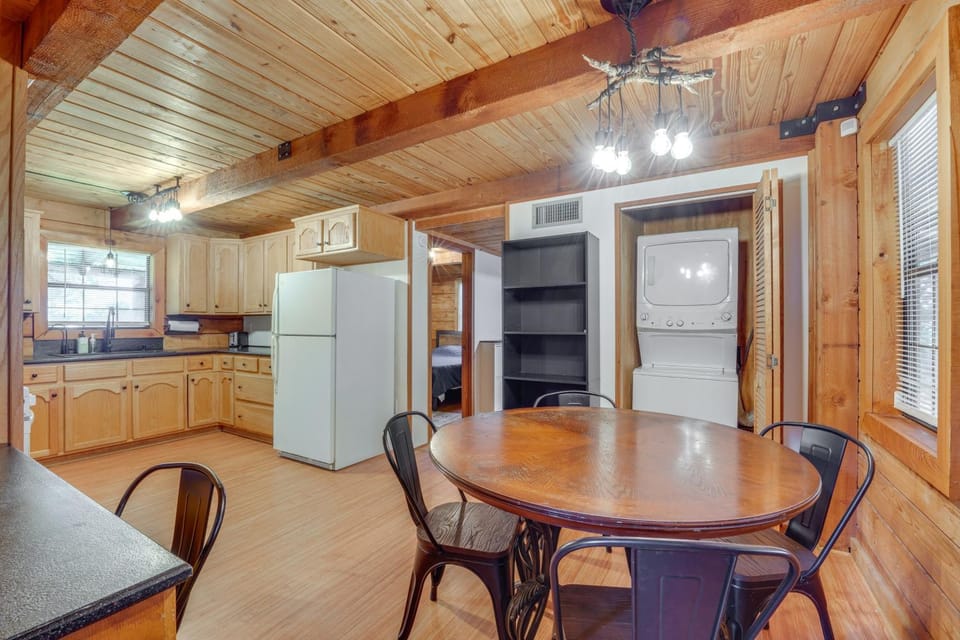 < 1 Mi to Casinos: Countryside Louisiana Getaway! House in Duson