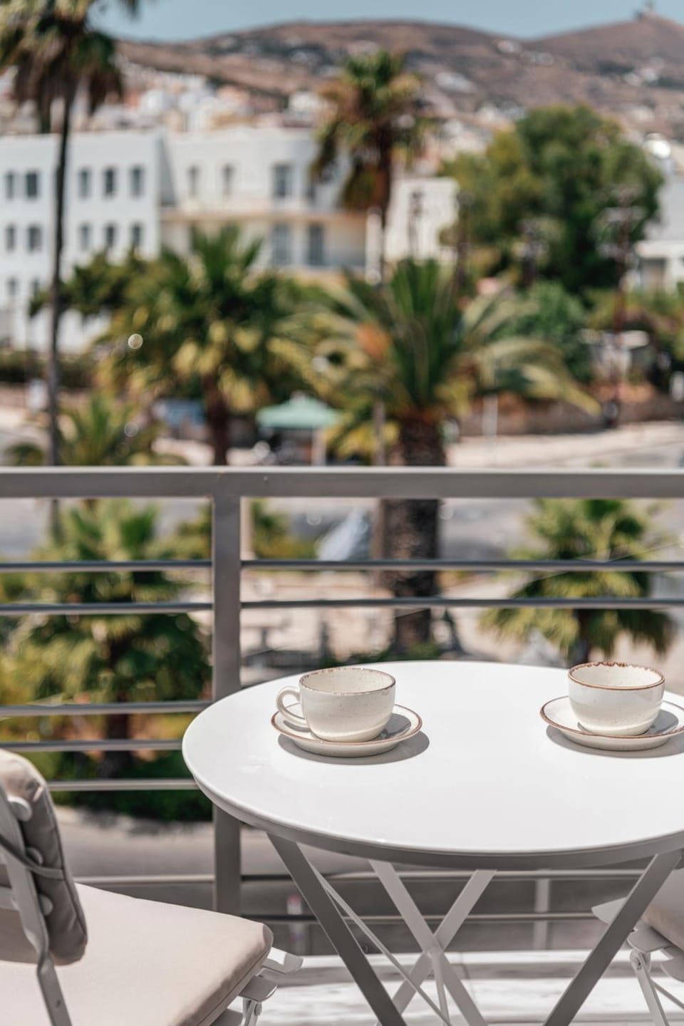 Property building, Patio, Day, Natural landscape, View (from property/room), Balcony/Terrace, Dining area, Mountain view