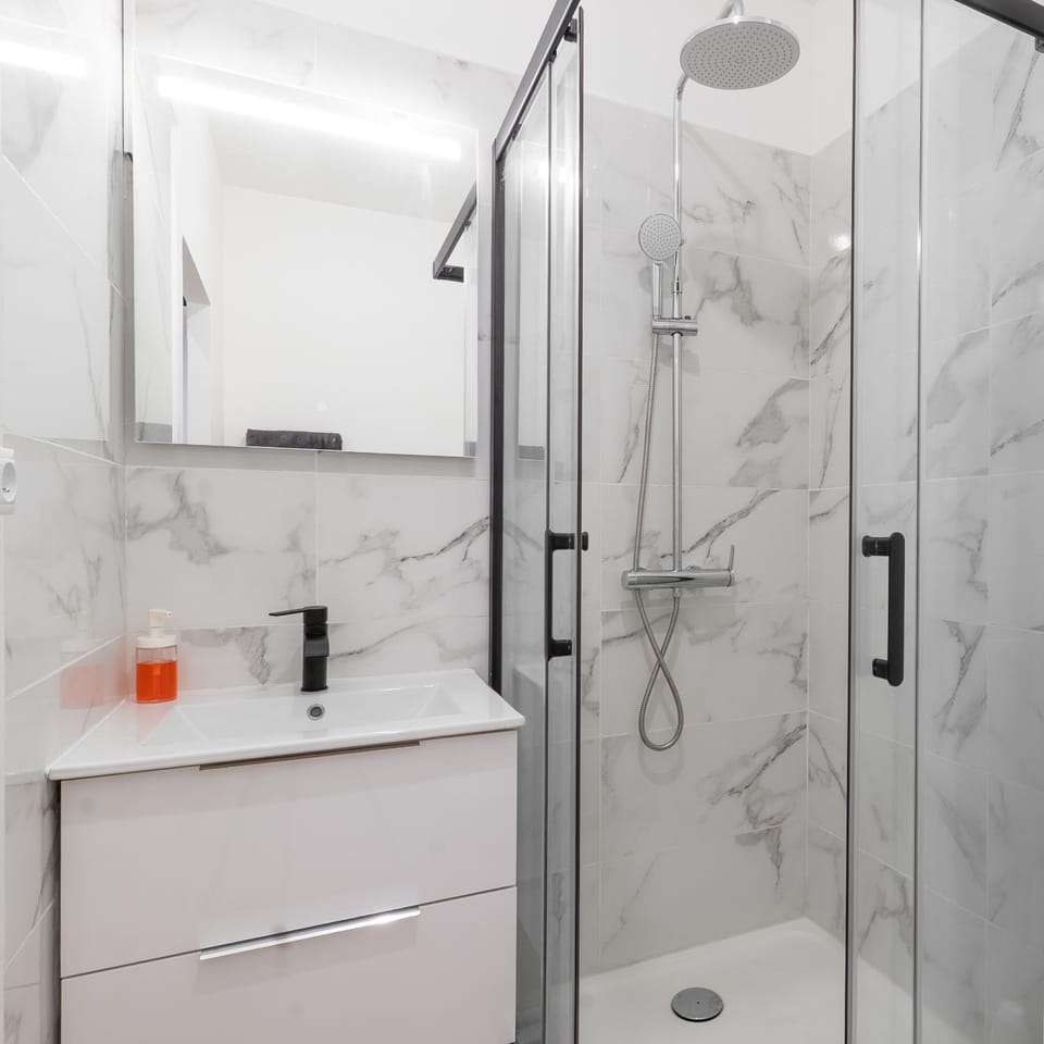 Shower, Bathroom