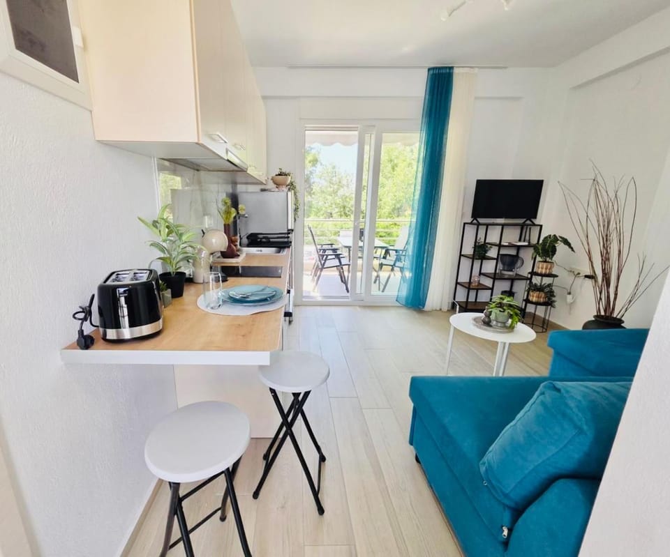 TV and multimedia, Kitchen or kitchenette, Seating area