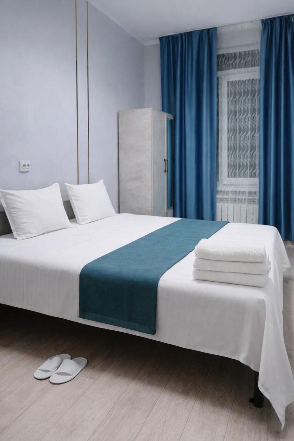Aerodrom Hotel - Hostel Bed and Breakfast in Almaty