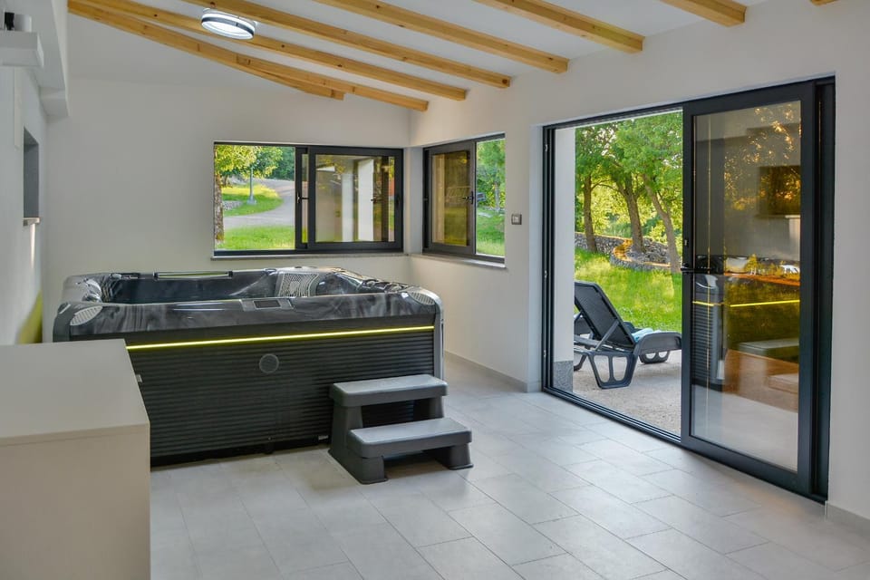 Hot Tub, Spa and wellness centre/facilities