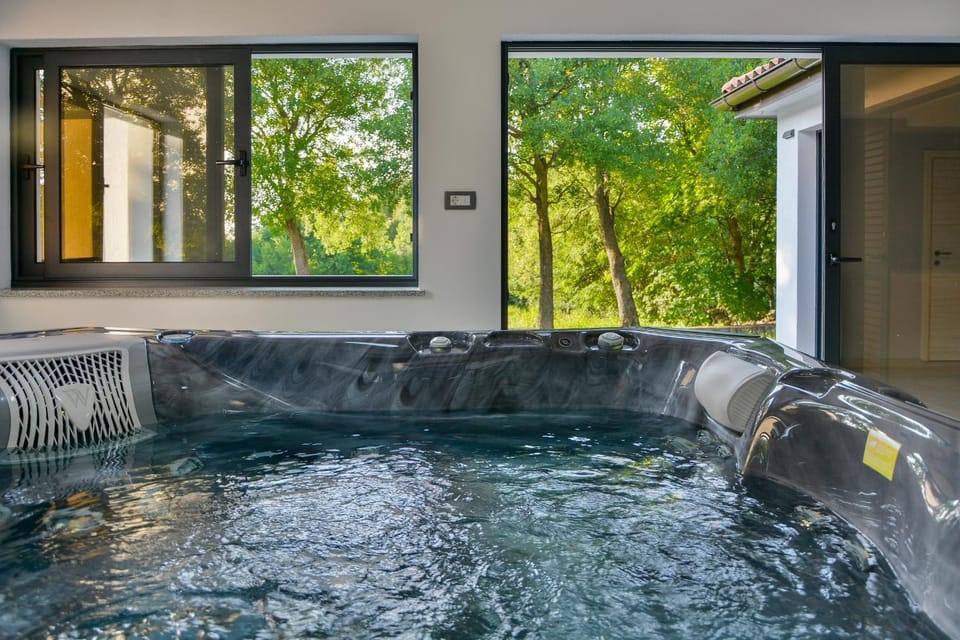 Natural landscape, Hot Tub