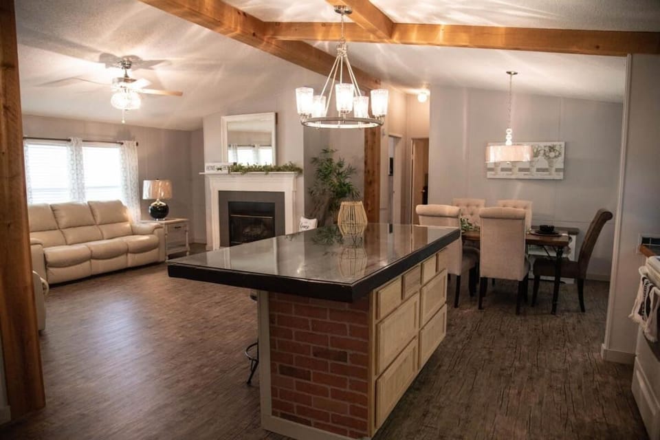 Countryside Living with a great outdoor space House in Guntersville Lake