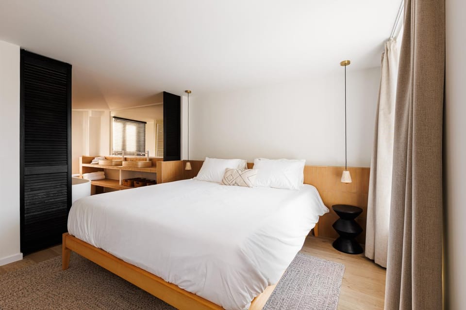 Bathroom, Bedroom, Bath