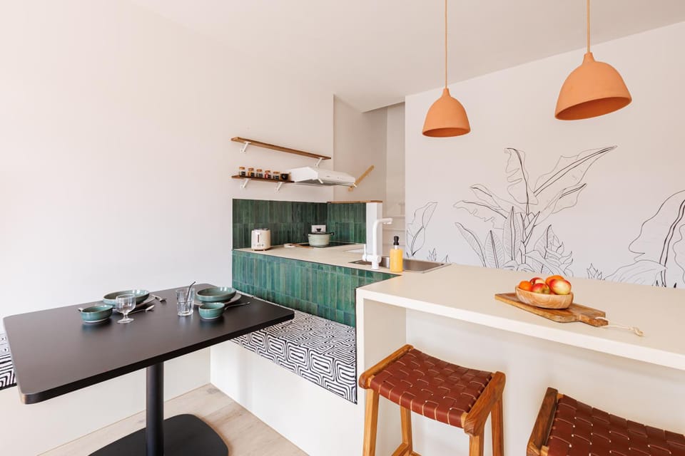 Dining area, kitchen