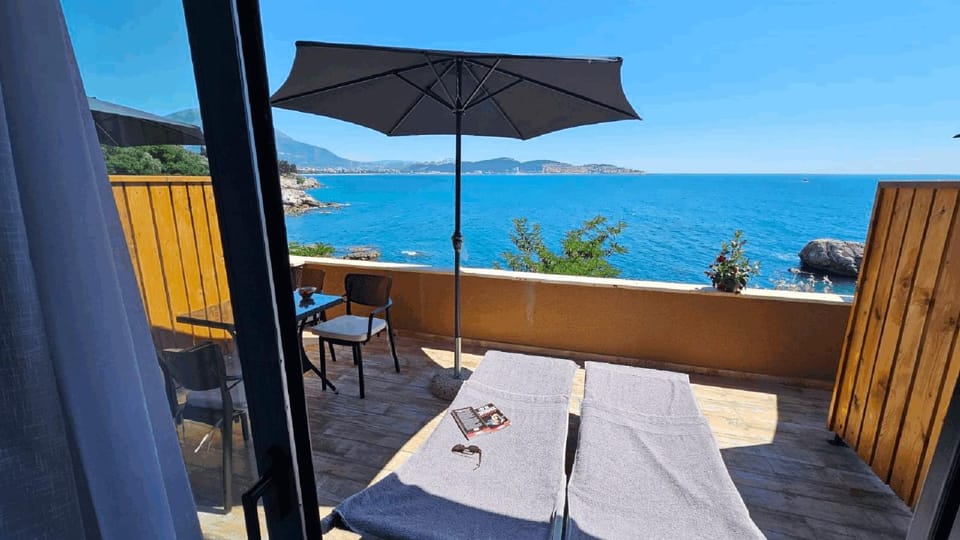 Beachfront Blue Panorama Bed and Breakfast in Montenegro