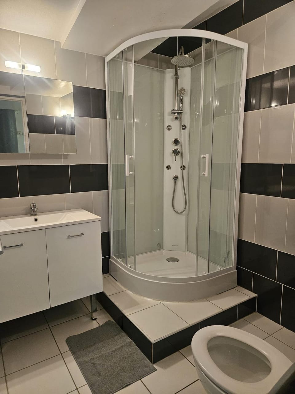 Appartement de la Pyramide Apartment in Alençon