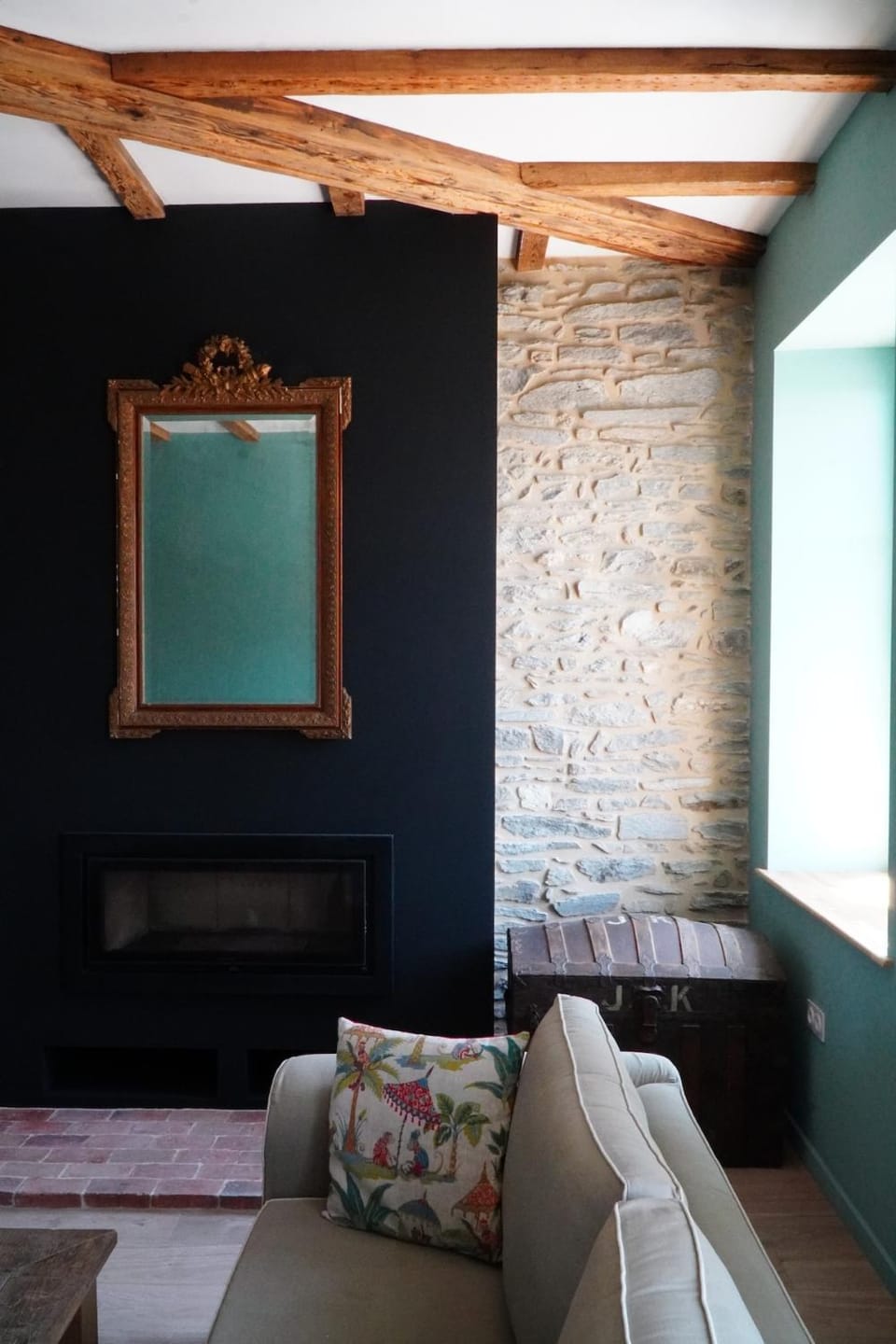 Living room, Seating area, fireplace