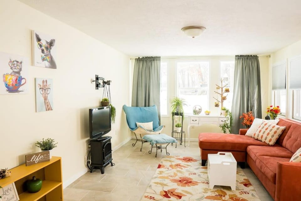 Comfy Escape with Lake Chapin views House in Berrien Springs