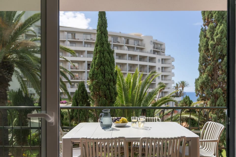 Property building, Balcony/Terrace