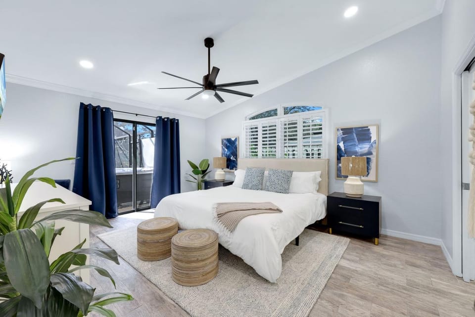 Sunny Naples Escape-Pool Hot Tub-9 min to beach House in North Naples