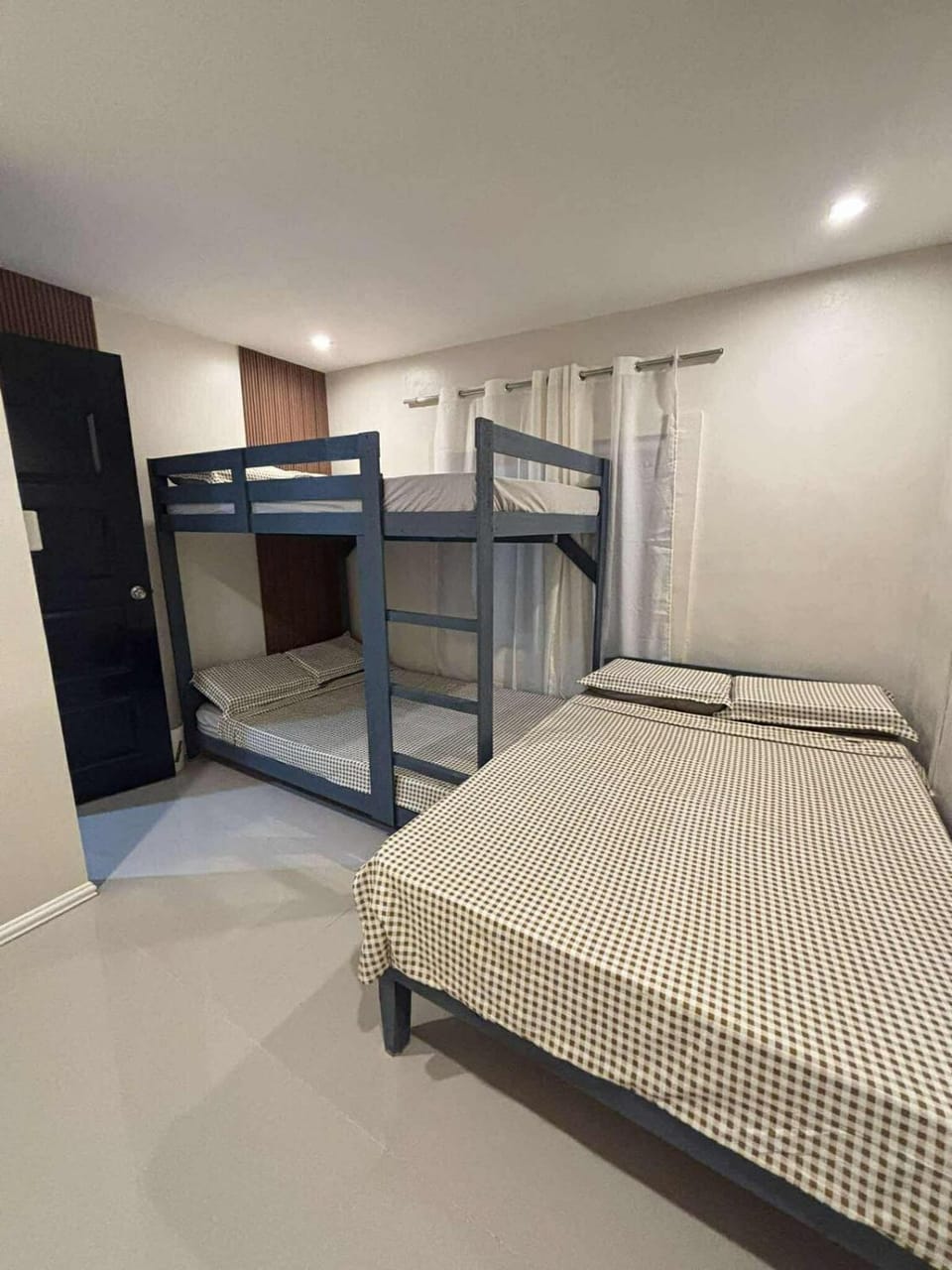 2 bedroom cute log house in Bacolod- near NGC House in Bacolod