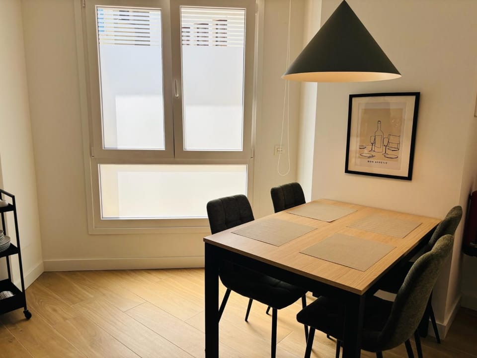 Seating area, Dining area