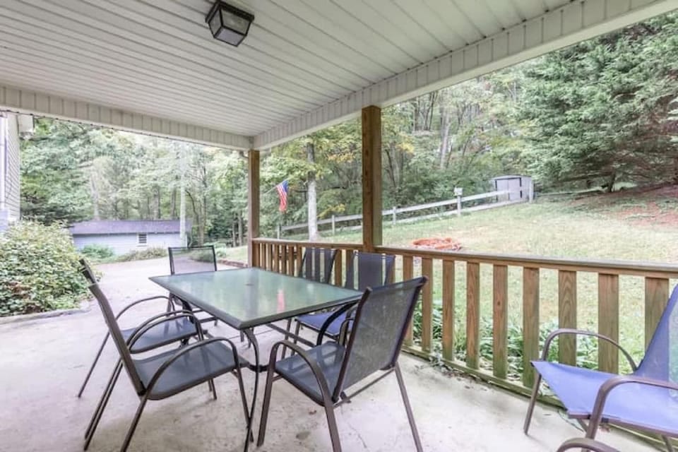 Covenant Cottage with outdoor dining House in Alabama