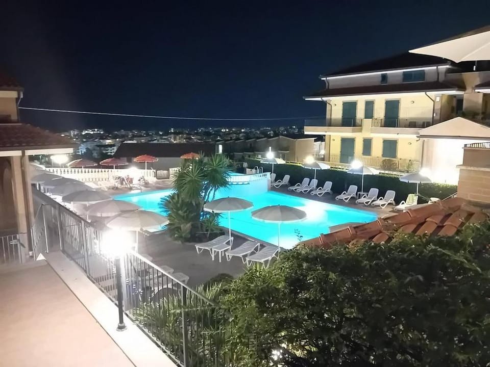 Pool view, Swimming pool