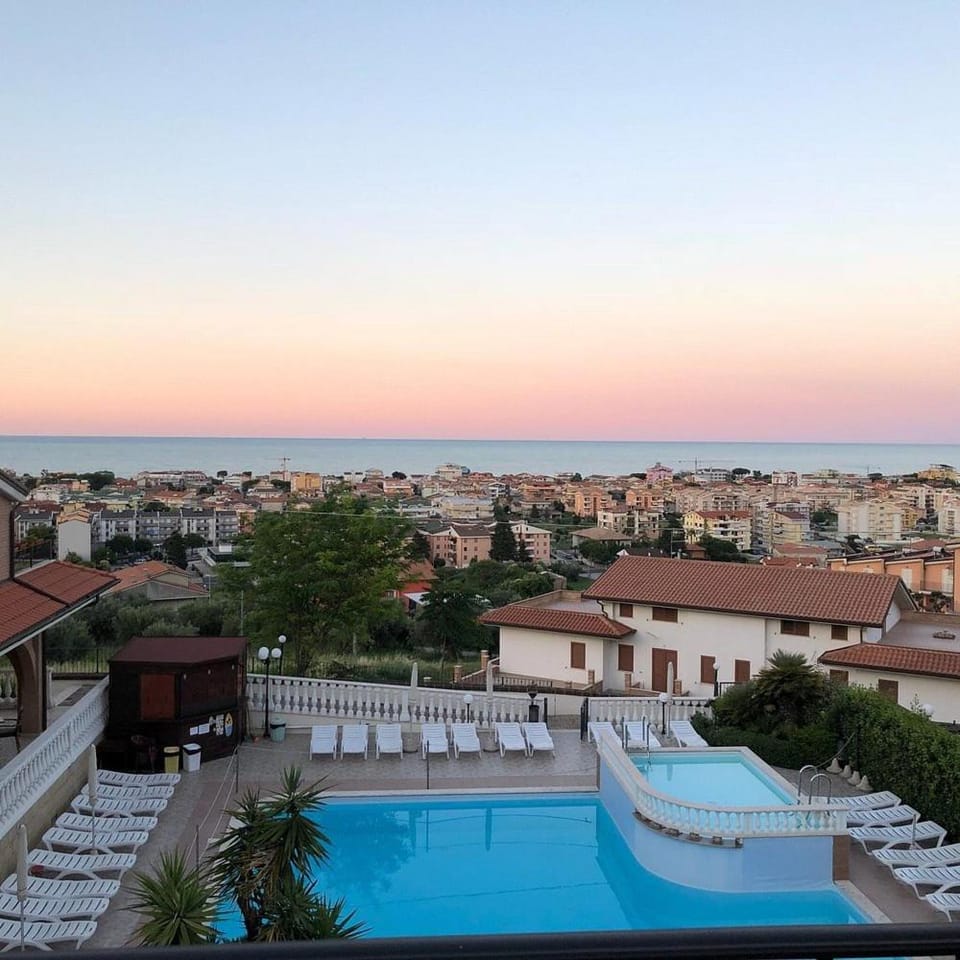 City view, Pool view, Swimming pool