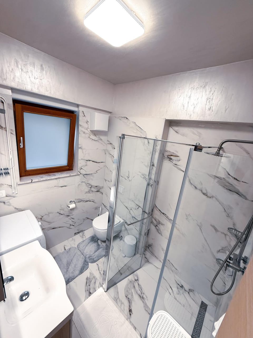 Shower, Toilet, Bathroom