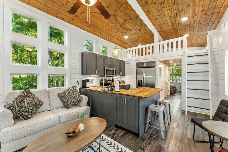 Kitchen or kitchenette, Living room