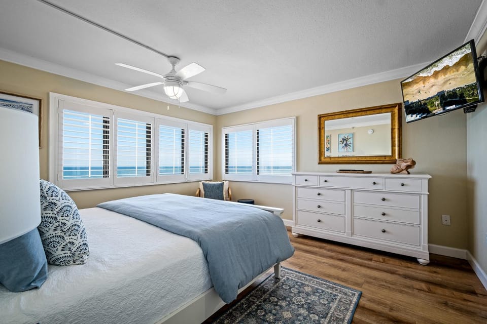 Renovated direct oceanfront corner condo with a huge wrap-around balcony and pool House in Florida
