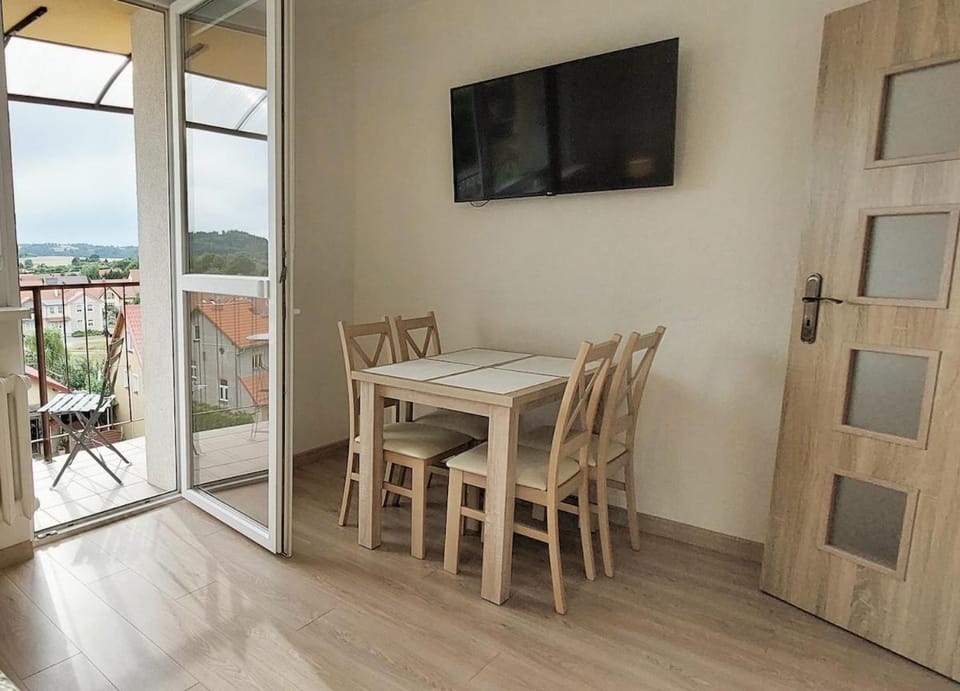 Apartament na Pogodnej z balkonem Apartment in Lower Silesian Voivodeship