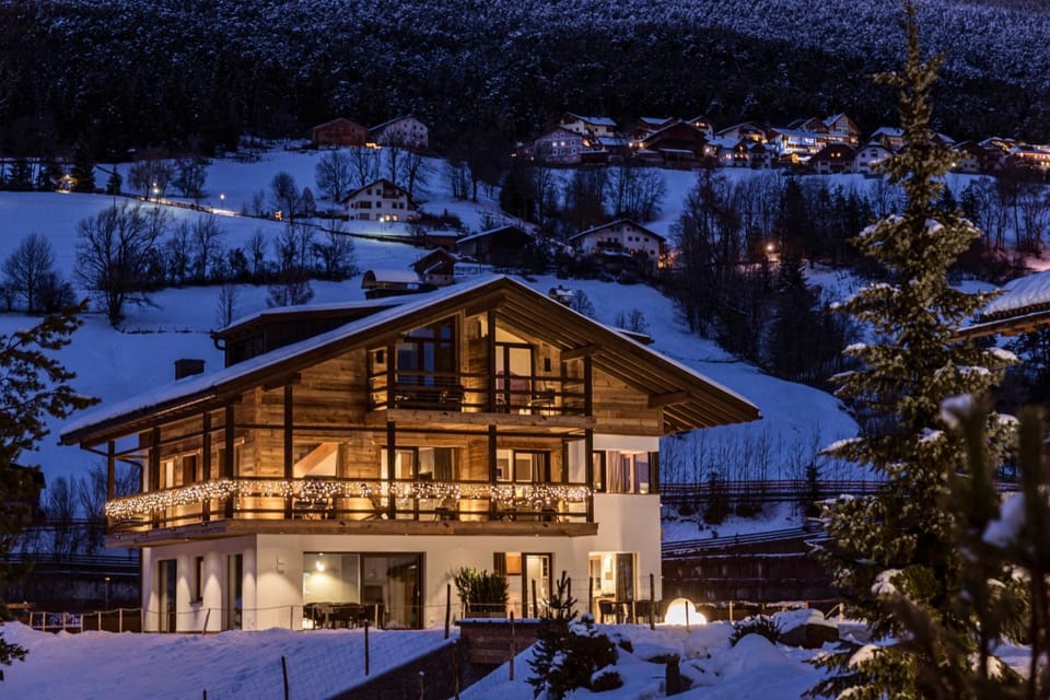 Property building, Night, Natural landscape, Winter, Mountain view