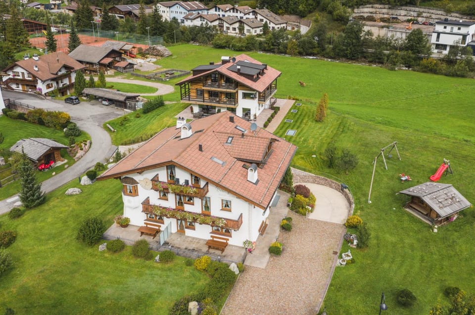 Property building, Spring, Day, Natural landscape, Bird's eye view, Garden, Garden view