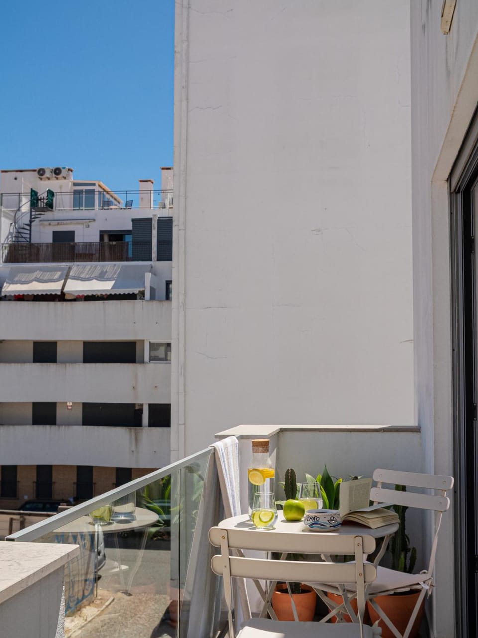 Off site, Balcony/Terrace